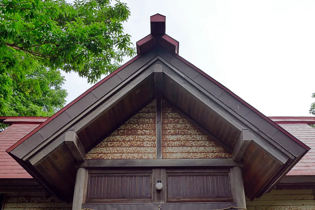 遠別神社 社殿の廂