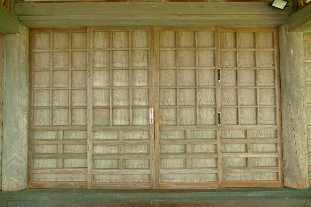 羽幌神社 拝殿の扉