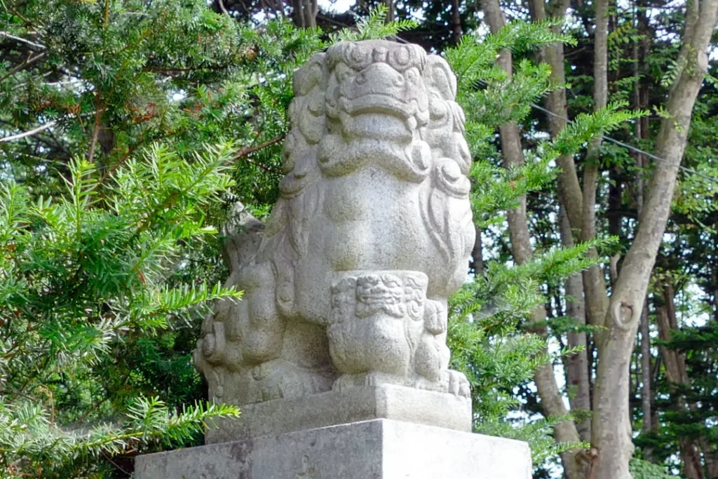 ニセコ狩太神社 狛犬１吽形