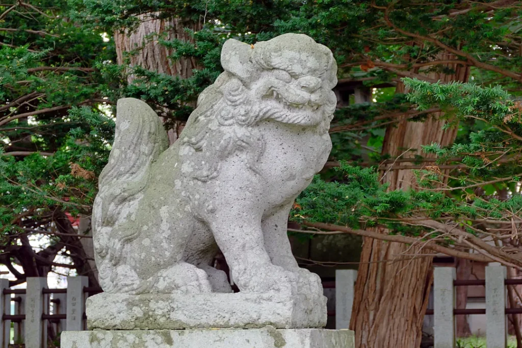 留萌神社 狛犬吽形