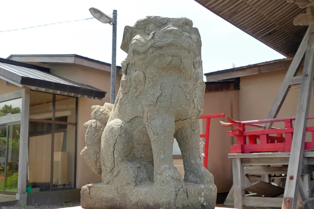 苫前神社 狛犬1吽形
