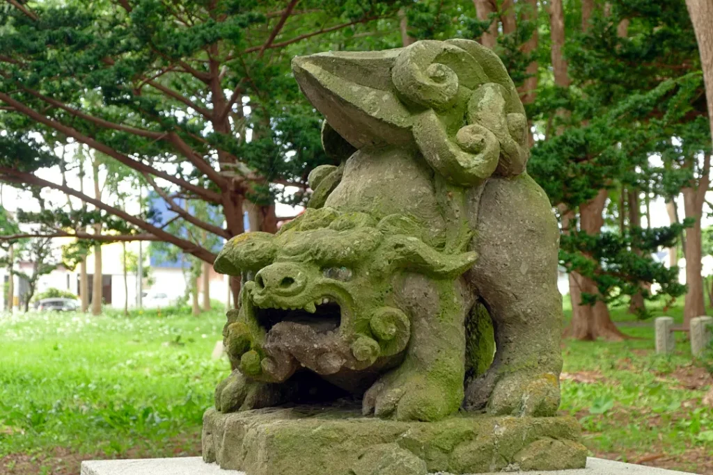 羽幌神社 狛犬１阿形