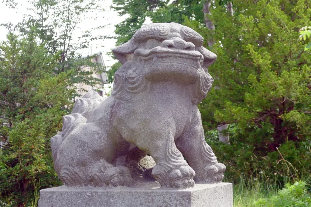 ニセコ狩太神社 狛犬２吽形