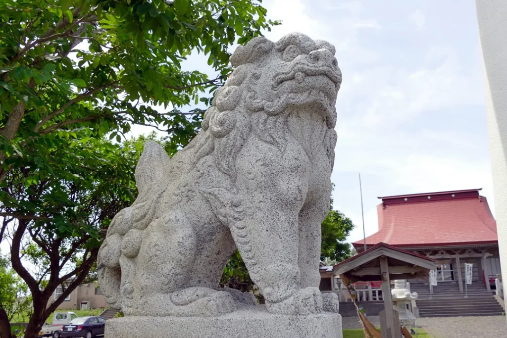苫前神社 狛犬2吽形