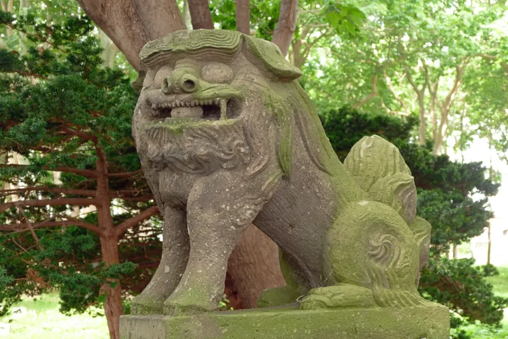 羽幌神社 狛犬２阿形
