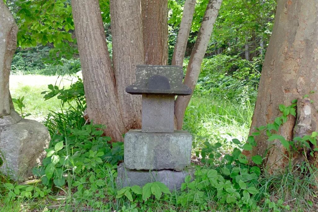 ニセコ狩太神社 ？？神の碑