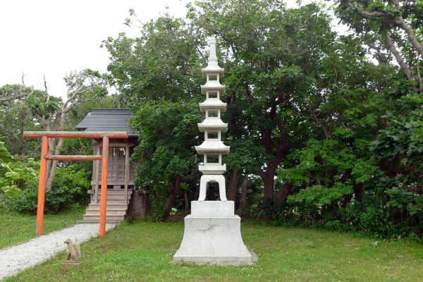 天塩厳島神社 仏塔