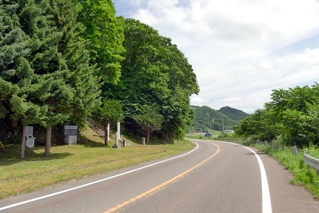岩見神社 境内入り口