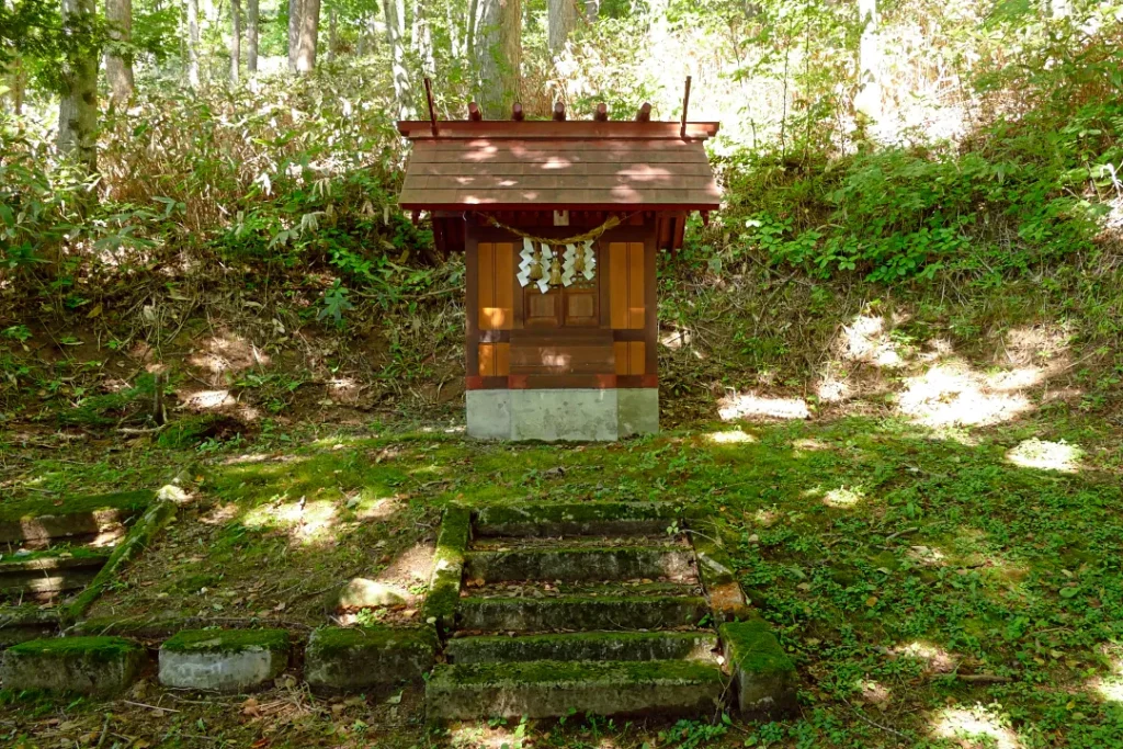 清富神社 社殿ひき