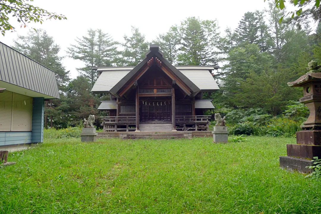 南富良野神社 境内