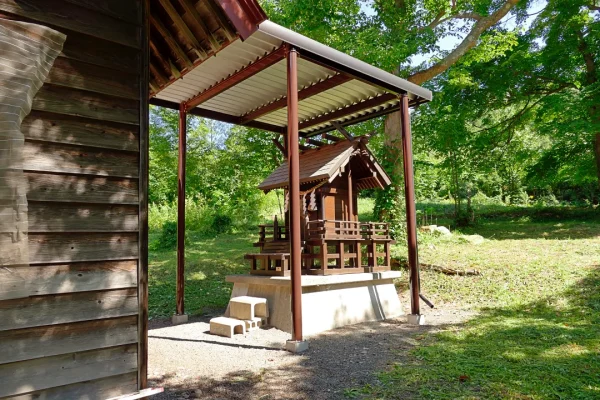 男山八幡神社 本殿