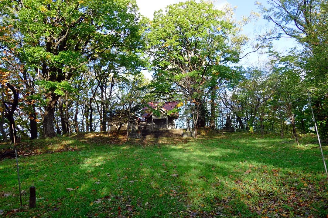 神恵川神社 境内