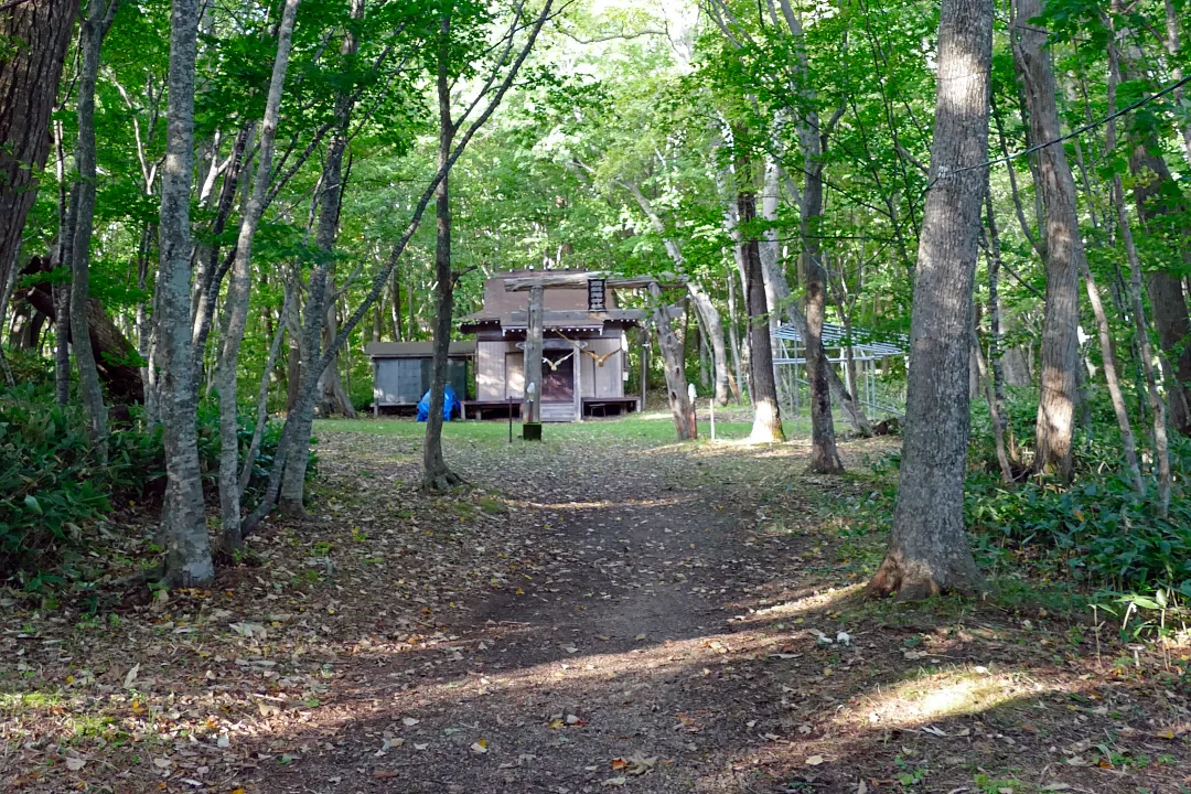 屈斜路神社 参道後半