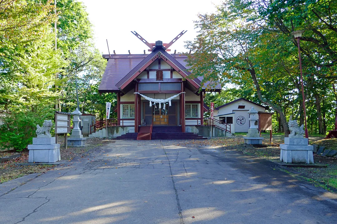 別海神社 狛犬と社殿