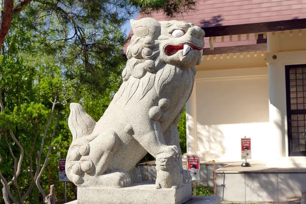 洞爺湖神社 狛犬吽形