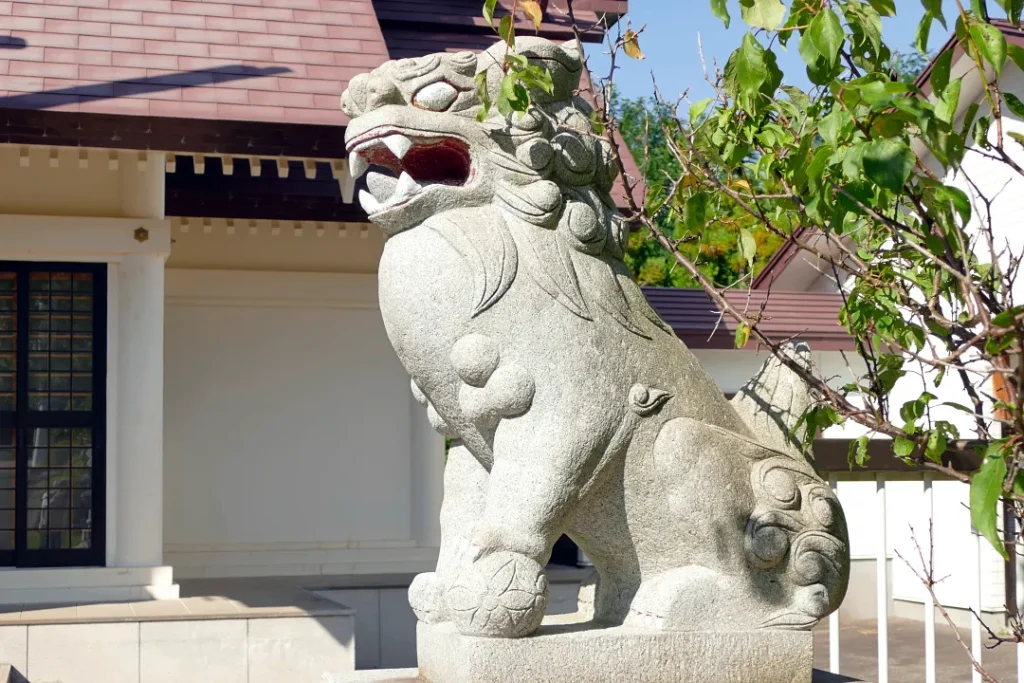 洞爺湖神社 狛犬阿形