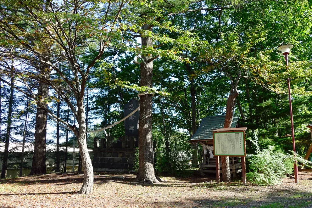 別海神社 境内一角に建つ西別神社旧社殿
