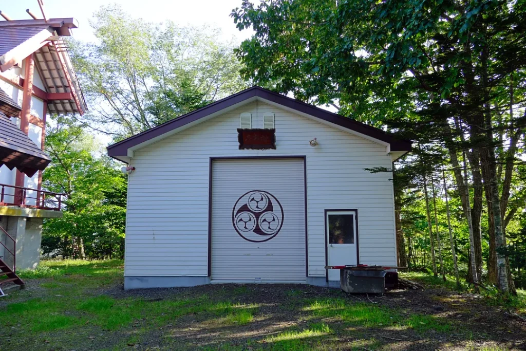 別海神社 神楽庫？