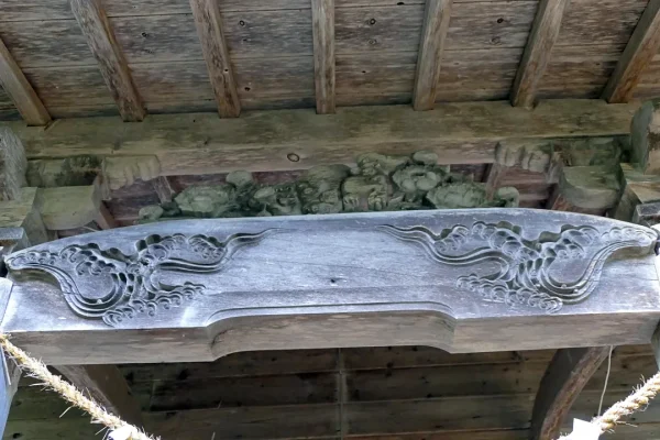 屈斜路神社 社殿の彫刻