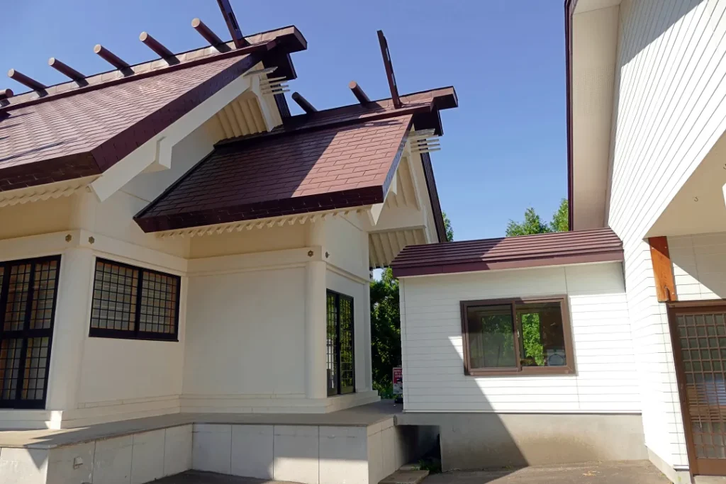 洞爺湖神社 社殿と社務所