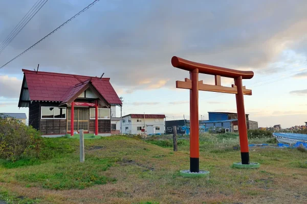 花浦浜神社 鳥居と社殿