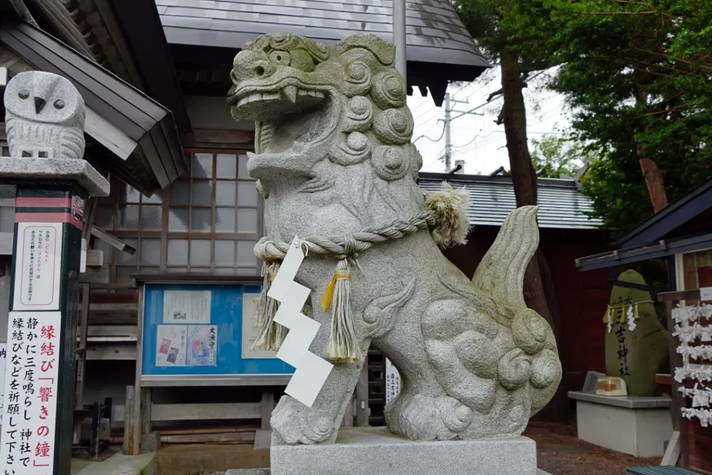 森三吉神社 狛犬阿形