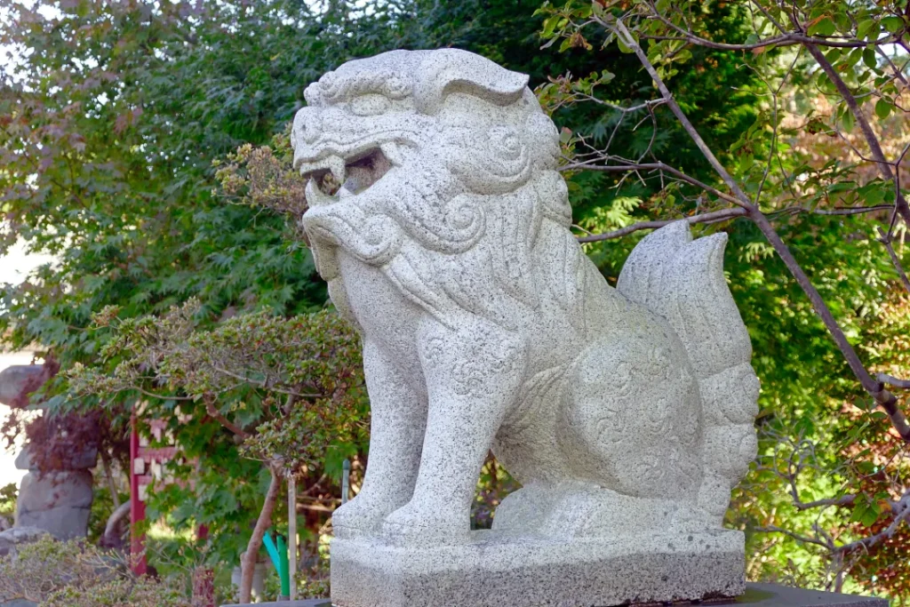 飯生神社 狛犬阿形