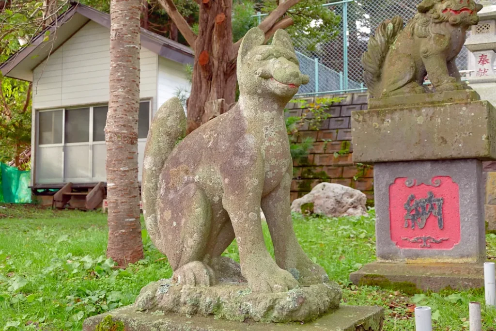川汲稲荷神社 狛ギツネ吽形