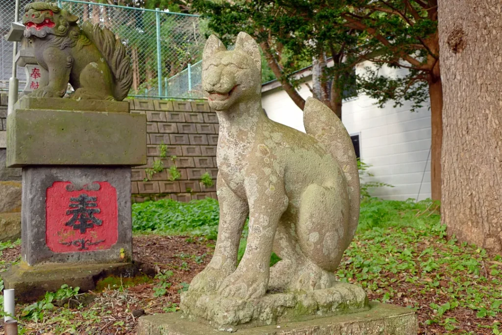 川汲稲荷神社 狛ギツネ阿形