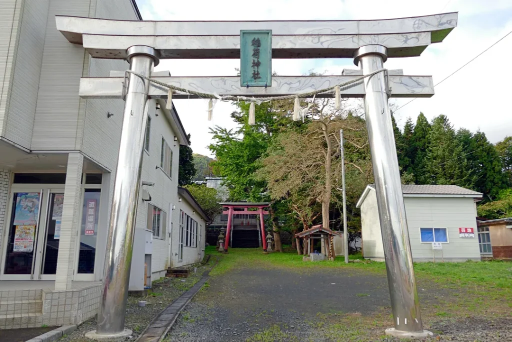 川汲稲荷神社 一の鳥居を正面から