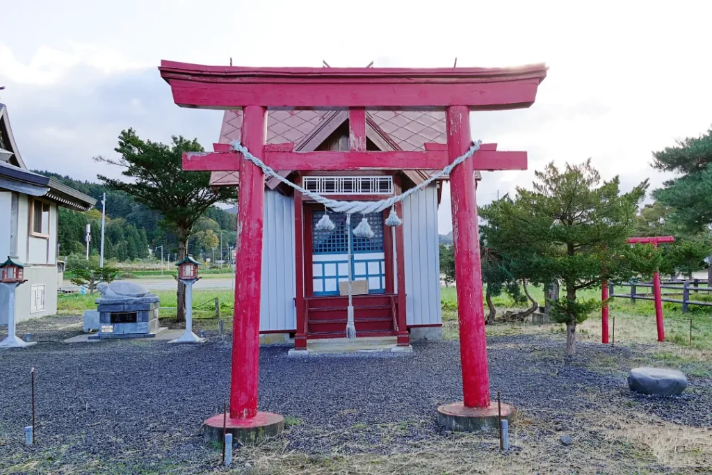 落部八幡宮 末社の鳥居