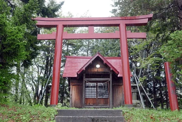 西丘神社 鳥居