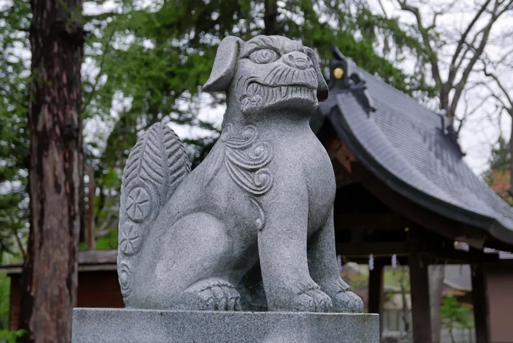 鷹栖神社 狛犬吽形