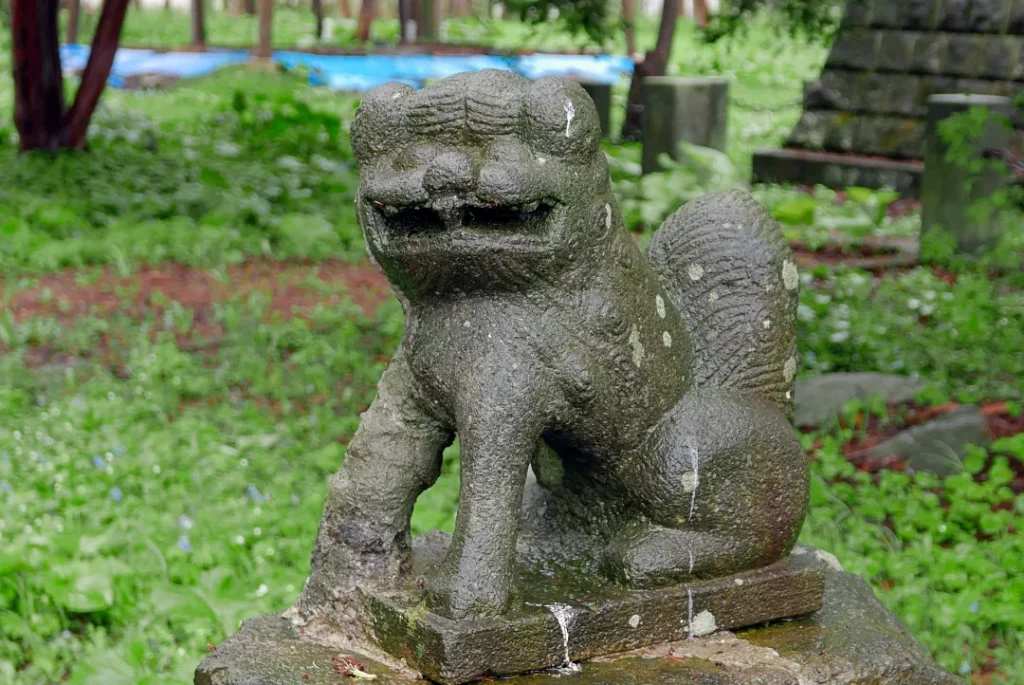 興国神社 狛犬阿形