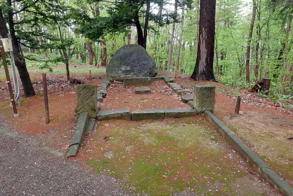 鷹栖神社 不明の石碑