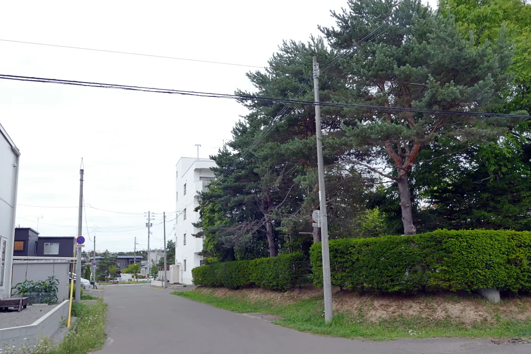 住宅街の一角に文京台稲荷神社